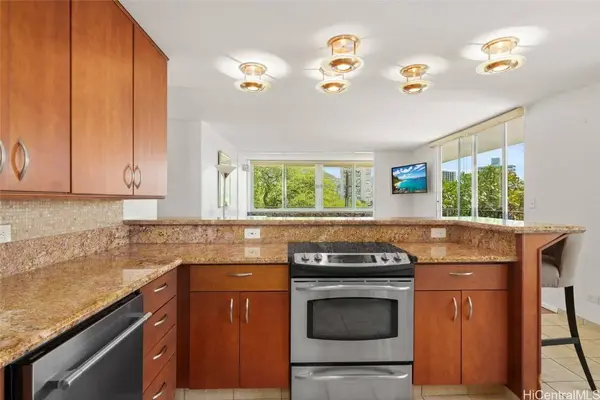 1025 Wilder AVE #2B, Honolulu, HI 96822