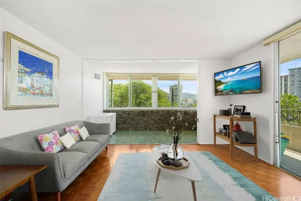 1025 Wilder AVE #2B, Honolulu, HI 96822