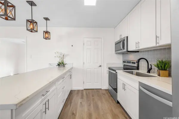 98-809 Noelani ST #B, Pearl City, HI 96782
