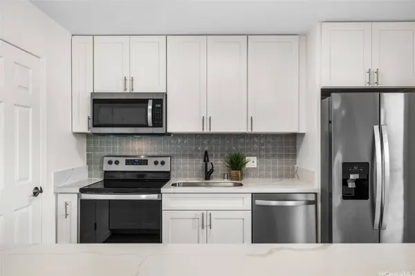 98-809 Noelani ST #B, Pearl City, HI 96782