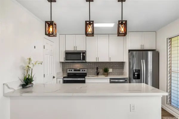 98-809 Noelani ST #B, Pearl City, HI 96782
