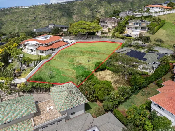 635 Moaniala ST, Honolulu, HI 96821