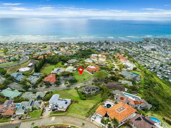 635 Moaniala ST, Honolulu, HI 96821