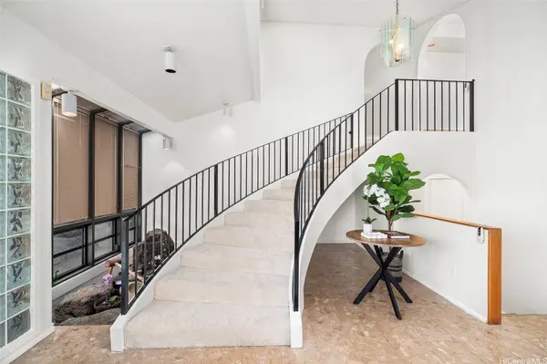 98-653 Papalealii ST, Aiea, HI 96701