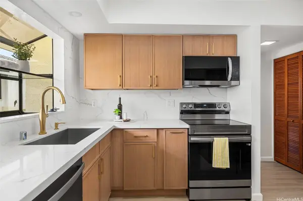 98-653 Papalealii ST, Aiea, HI 96701