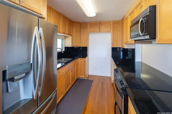 628 Kunawai LN #B, Honolulu, HI 96817