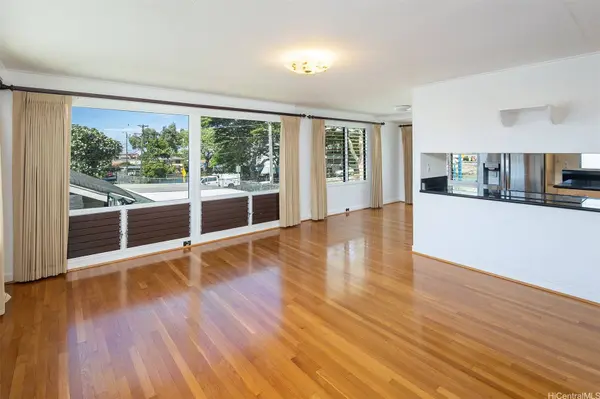 628 Kunawai LN #B, Honolulu, HI 96817