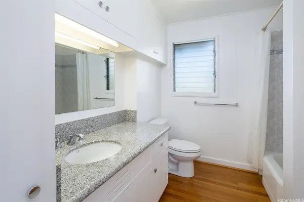 628 Kunawai LN #B, Honolulu, HI 96817