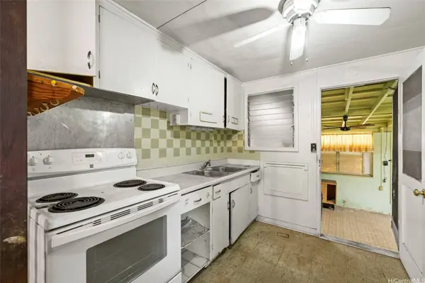 94-1037 Awalai ST, Waipahu, HI 96797