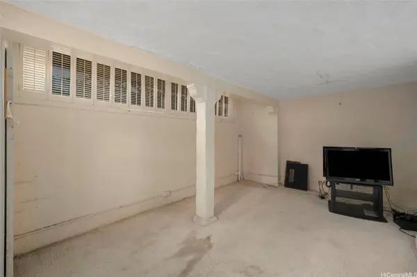 3027 Kalakaua AVE, Honolulu, HI 96815