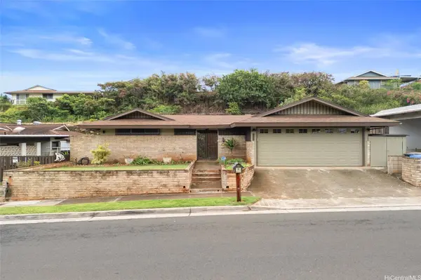 4758 Likini ST, Honolulu, HI 96818
