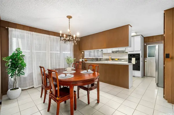 4758 Likini ST, Honolulu, HI 96818