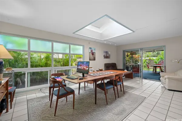702 Hahaione ST, Honolulu, HI 96825