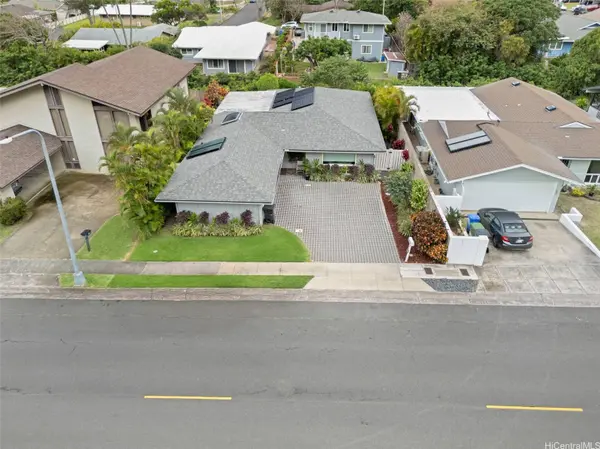 702 Hahaione ST, Honolulu, HI 96825