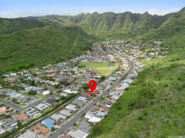 702 Hahaione ST, Honolulu, HI 96825