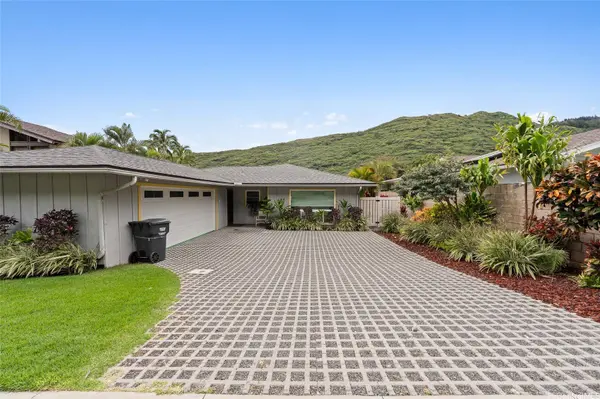 702 Hahaione ST, Honolulu, HI 96825
