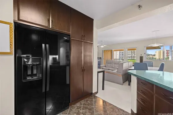 1070 Ala Napunani ST #401, Honolulu, HI 96818