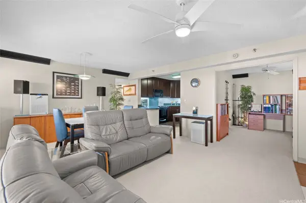 1070 Ala Napunani ST #401, Honolulu, HI 96818