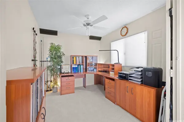 1070 Ala Napunani ST #401, Honolulu, HI 96818