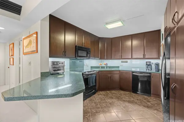1070 Ala Napunani ST #401, Honolulu, HI 96818