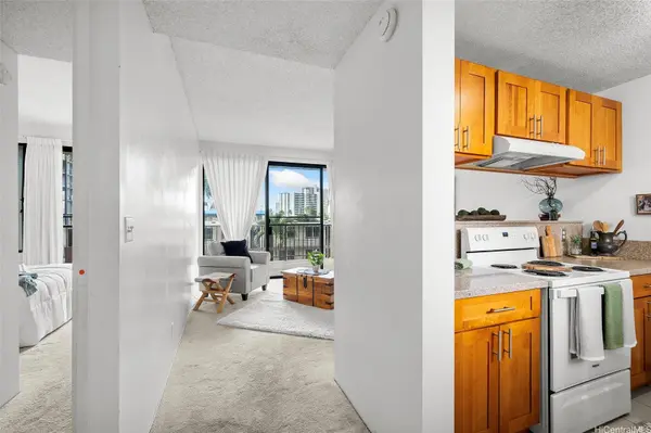 1561 Pensacola ST #405, Honolulu, HI 96822