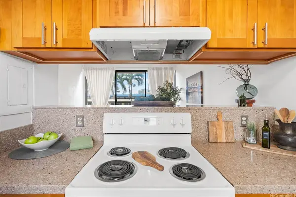 1561 Pensacola ST #405, Honolulu, HI 96822
