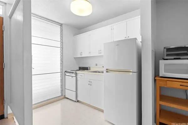 2328 Seaview AVE #405, Honolulu, HI 96822