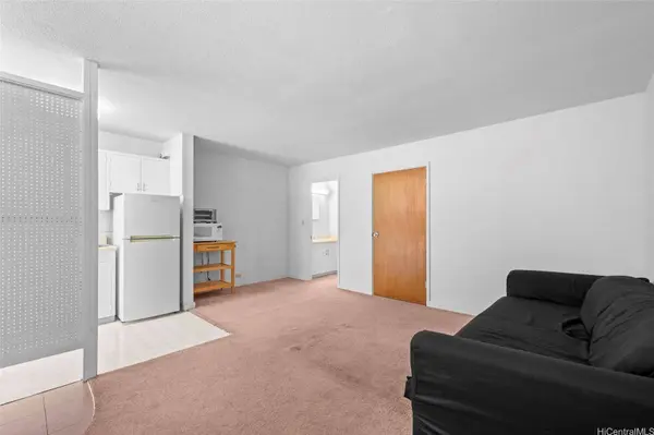2328 Seaview AVE #405, Honolulu, HI 96822