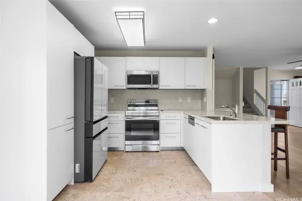98-2078 Kaahumanu ST #E, Aiea, HI 96701