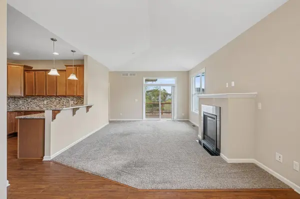 1323 Lylewood Pkwy, Carver, MN 55315
