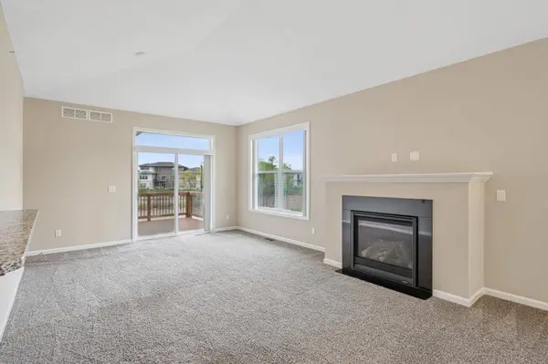 1323 Lylewood Pkwy, Carver, MN 55315