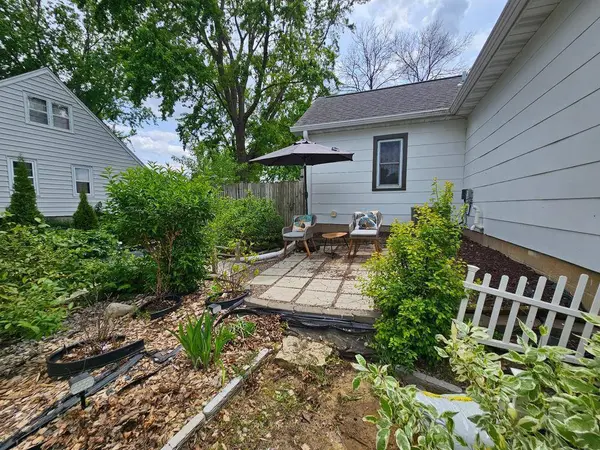 409 2nd ST W, Claremont, MN 55924