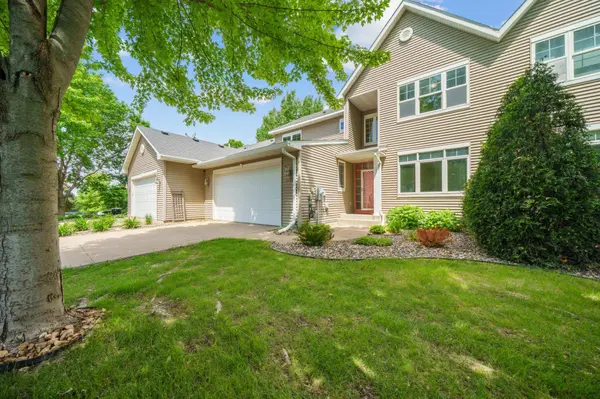 1106 Shumway CT, Faribault, MN 55021