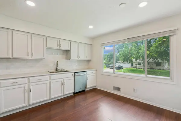 1787 Gold CT, Eagan, MN 55122