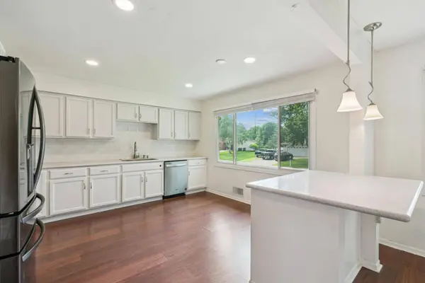 1787 Gold CT, Eagan, MN 55122