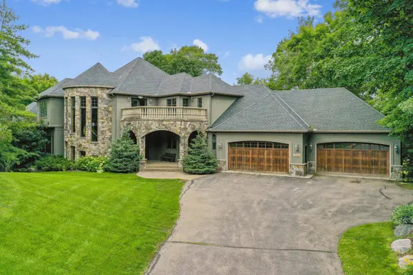 18844 Bearpath TRL, Eden Prairie, MN 55347