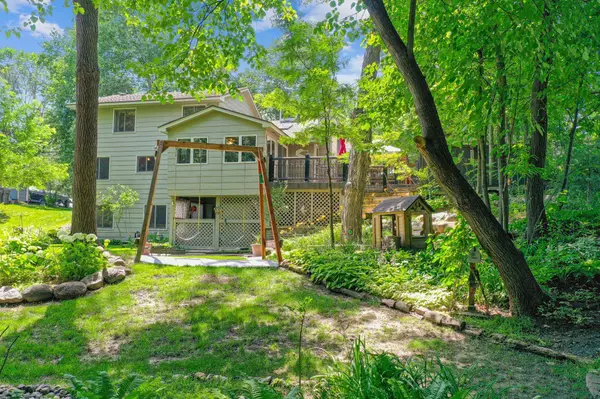 760 Bighorn DR, Chanhassen, MN 55317