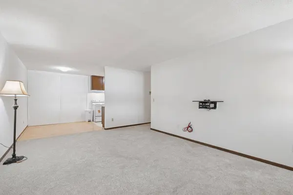 14620 Garrett AVE #104, Saint Paul, MN 55124