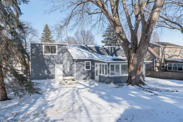 513 Blue Earth ST, Mankato, MN 56001