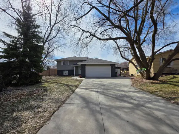 5509 W 134th ST, Savage, MN 55378