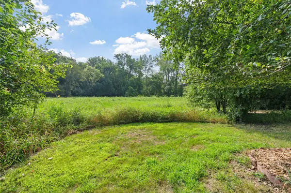 2821 Saddlebrooke CIR, Minnetonka, MN 55305