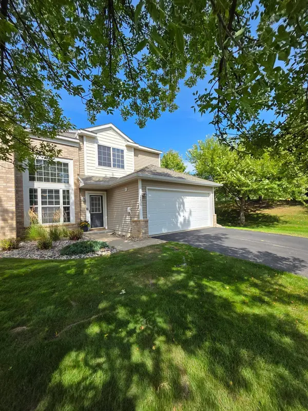 2836 Coach CT, Chanhassen, MN 55317
