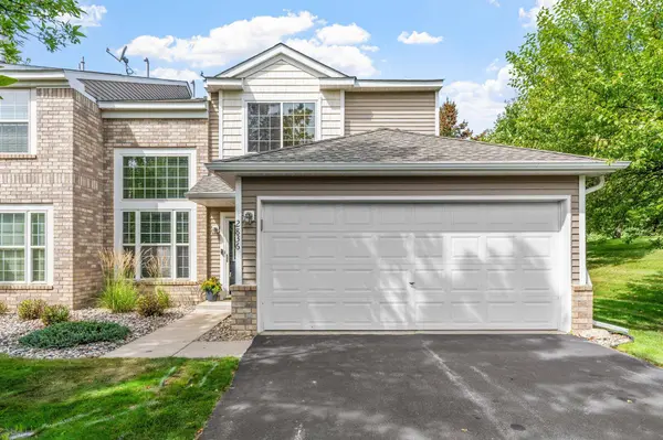 2836 Coach CT, Chanhassen, MN 55317