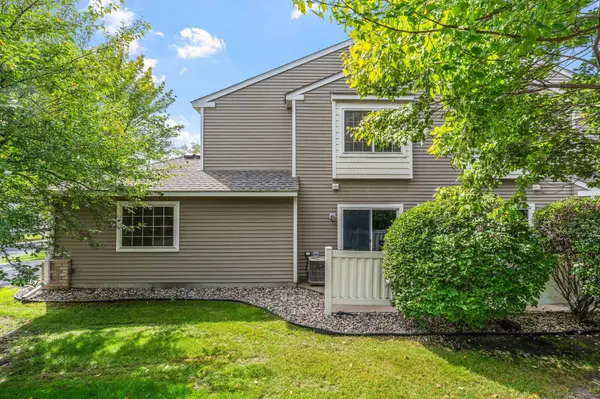 2836 Coach CT, Chanhassen, MN 55317