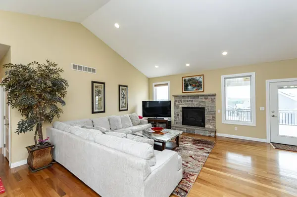 1664 Century Valley RD NE, Rochester, MN 55906