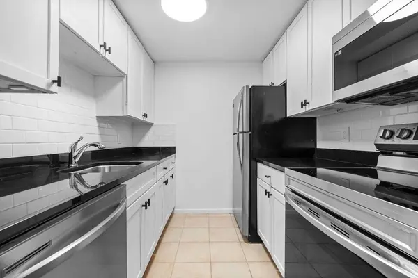 84 Grant St #7, Somerville, MA 02145