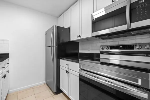 84 Grant St #7, Somerville, MA 02145