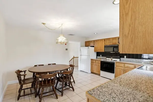 6 Gavin Cir, Stoneham, MA 02180
