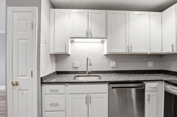 326 Broadway #6, Somerville, MA 02145