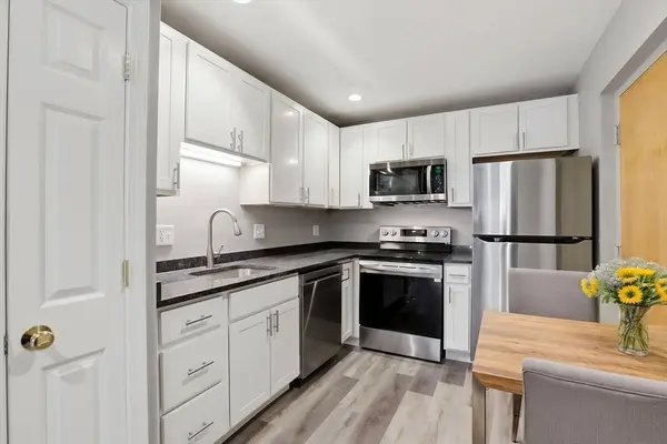 326 Broadway #6, Somerville, MA 02145